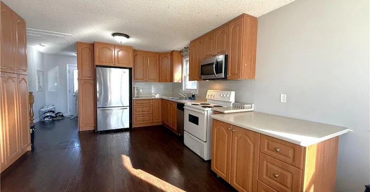 42 Southwood Court, Kitchener, ON, N2E 2H9 - 8