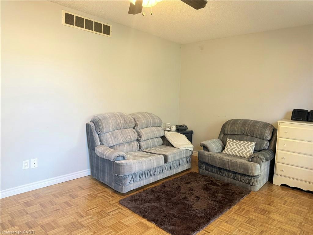 42 Southwood Court, Kitchener, ON, N2E 2H9 - 6