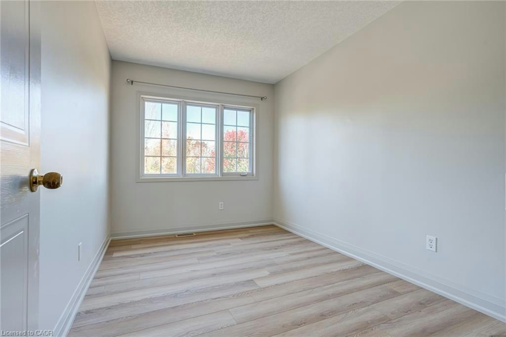 346 University Downs Crescent, Waterloo, ON, N2K 4A9 - 23
