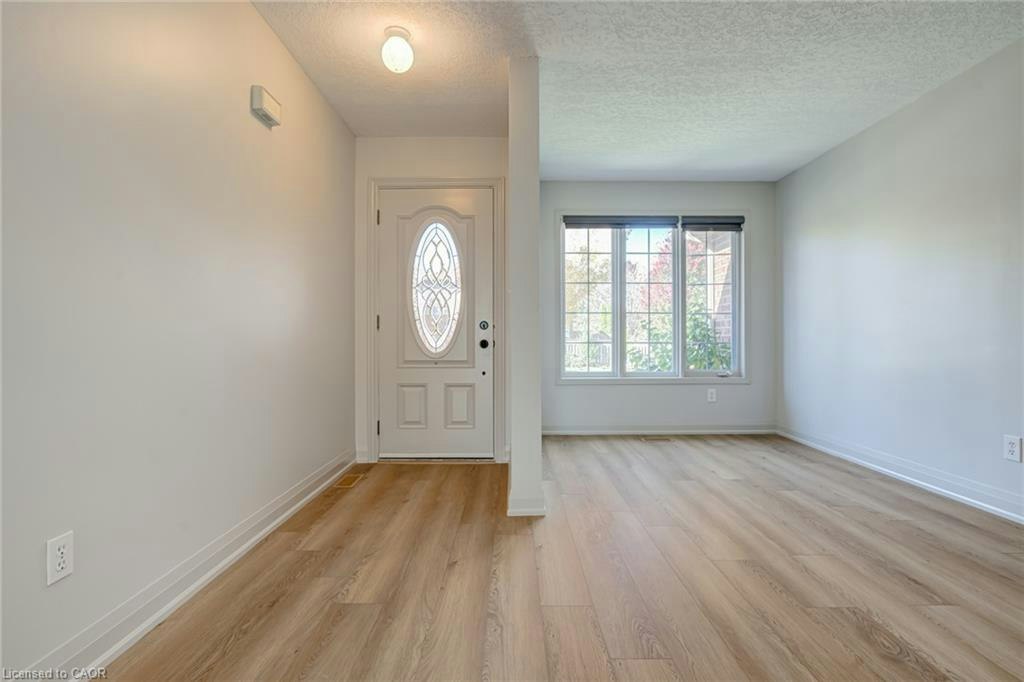 346 University Downs Crescent, Waterloo, ON, N2K 4A9 - 3