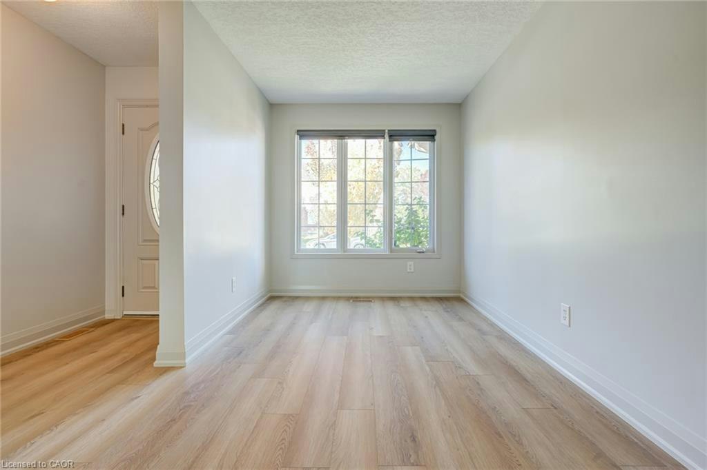346 University Downs Crescent, Waterloo, ON, N2K 4A9 - 5