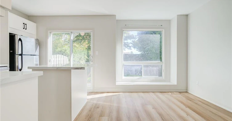 346 University Downs Crescent, Waterloo, ON, N2K 4A9 - 7