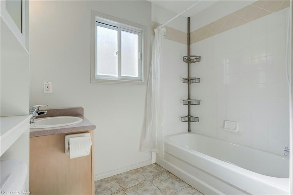 346 University Downs Crescent, Waterloo, ON, N2K 4A9 - 26
