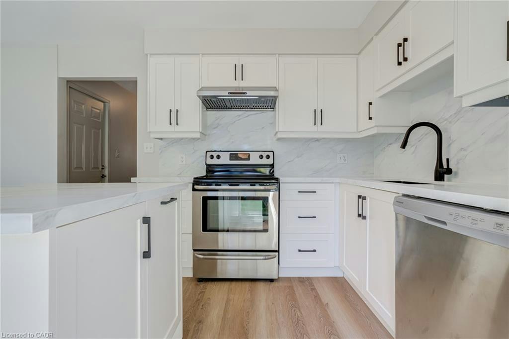 346 University Downs Crescent, Waterloo, ON, N2K 4A9 - 11