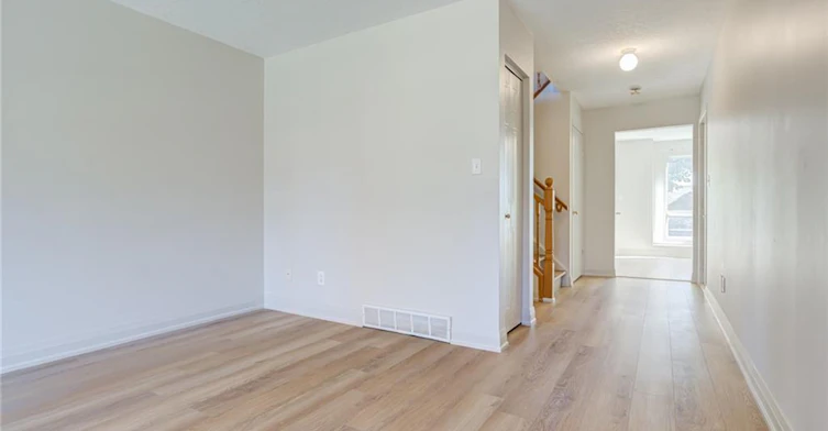 346 University Downs Crescent, Waterloo, ON, N2K 4A9 - 4