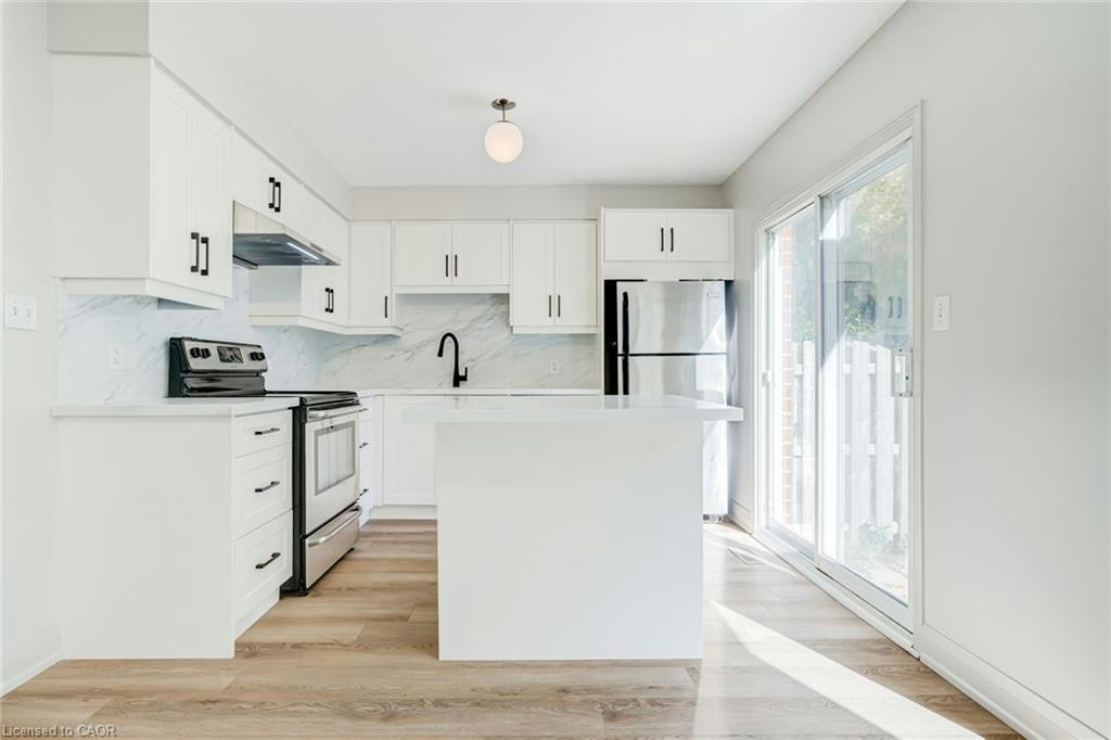 346 University Downs Crescent, Waterloo, ON, N2K 4A9 - 8