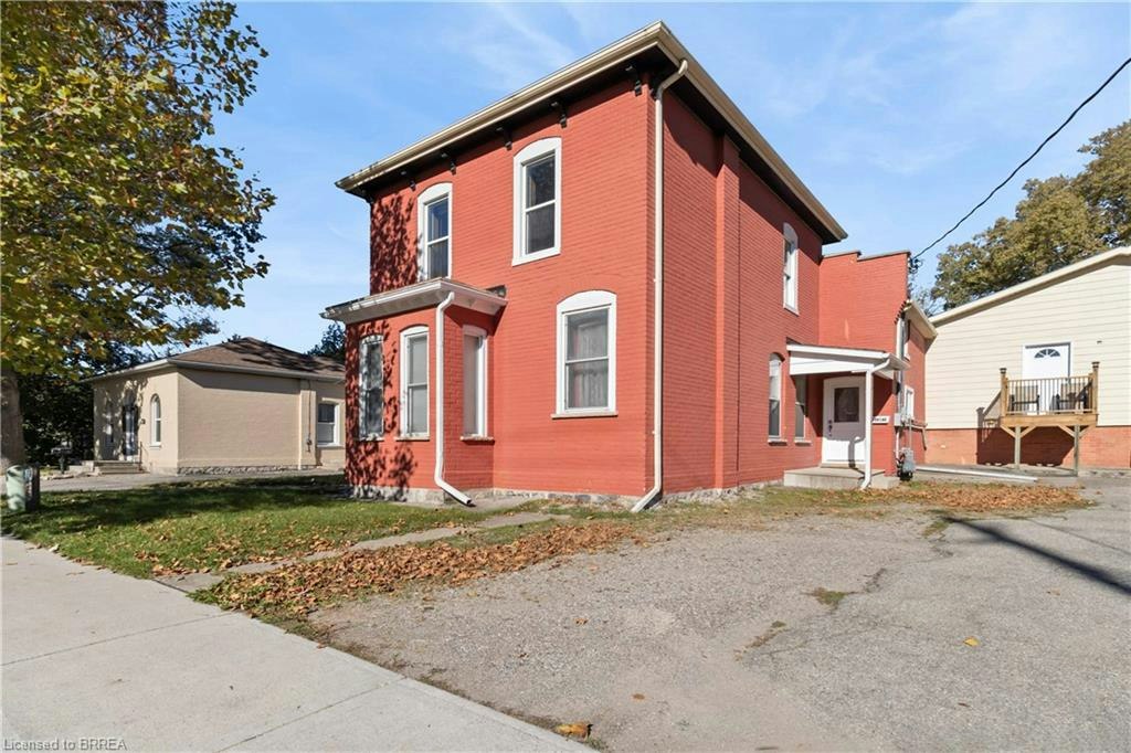 Lower-139 Grand River Avenue, Brantford, ON, N3T 4X5