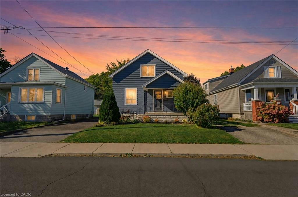 206 Craigroyston Road, Hamilton, ON, L8K 3K3