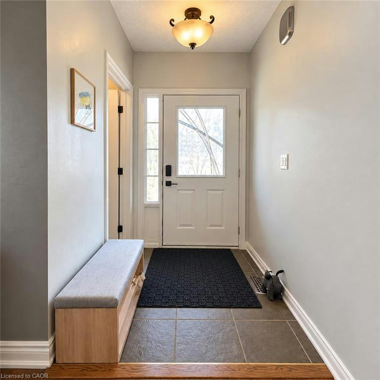 5321 Applegarth Drive, Burlington, ON, L7L 7E4 - 2