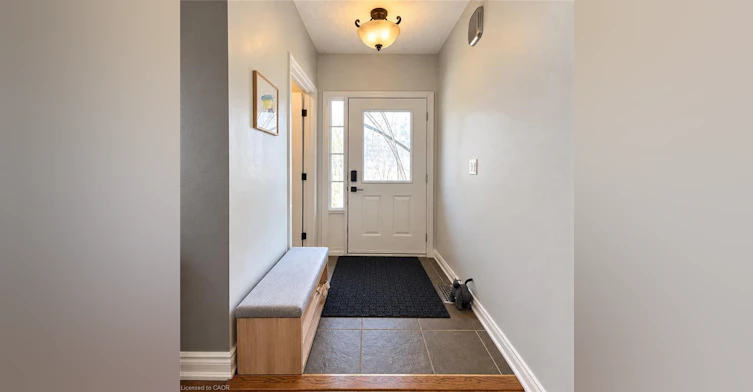 5321 Applegarth Drive, Burlington, ON, L7L 7E4 - 2