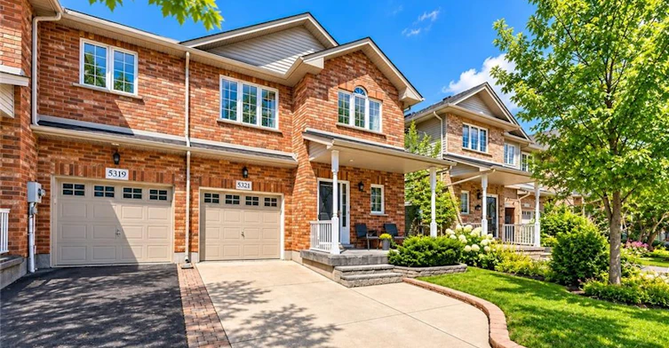 5321 Applegarth Drive, Burlington, ON, L7L 7E4