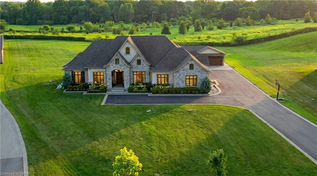 55 Tews Lane, Hamilton, ON, L9H 7N4