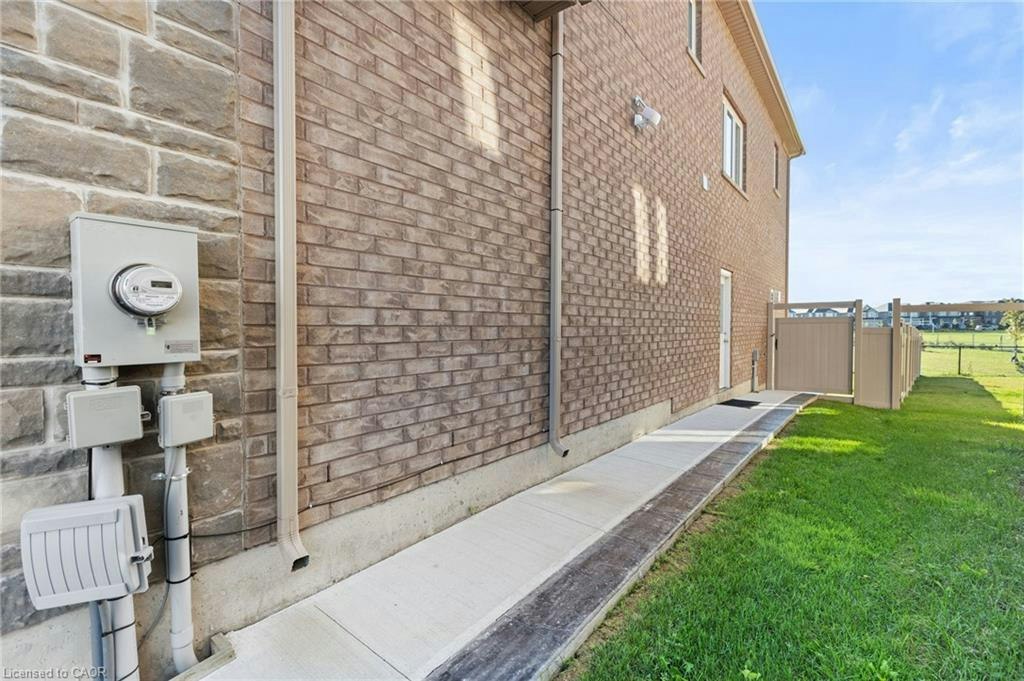 BSMT-64 Shawbridge Court, Hamilton, ON, L8J 0M8 - 19