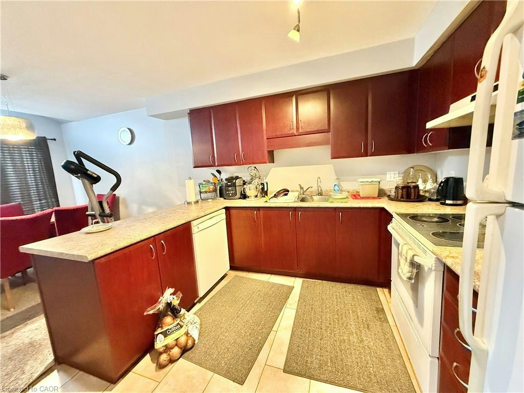 22 Madeleine Street, Kitchener, ON, N2R 1V5 - 2