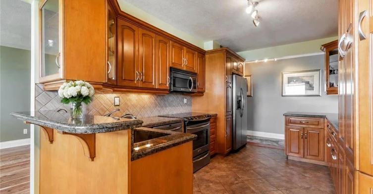 705-500 Green Road, Hamilton, ON, L8E 3M6 - 3
