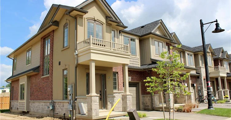 1 Dresser Lane, Hamilton, ON, L9K 0K1 - 2
