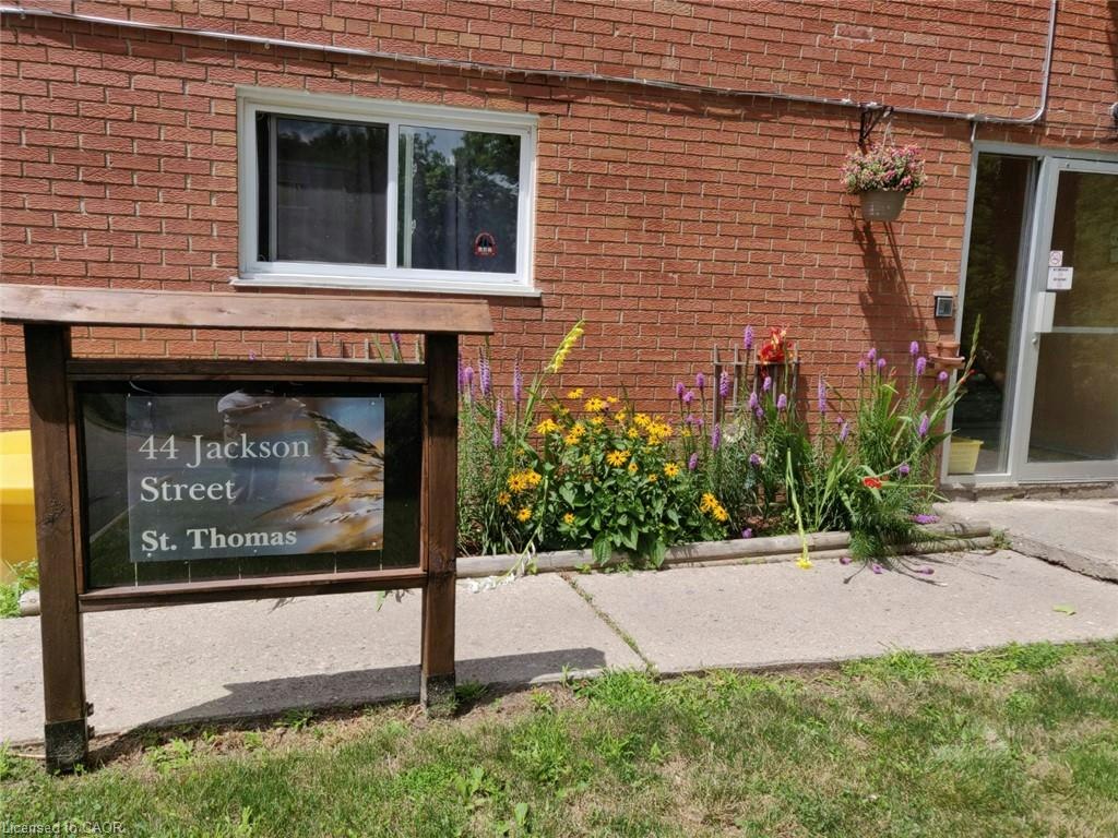 44 Jackson Street, St. Thomas, ON, N5P 2R9