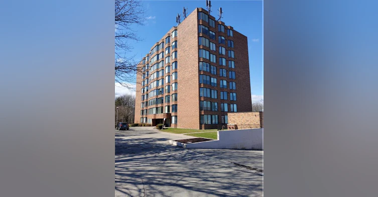 401-180 Limeridge Road W, Hamilton, ON, L9C 7H7
