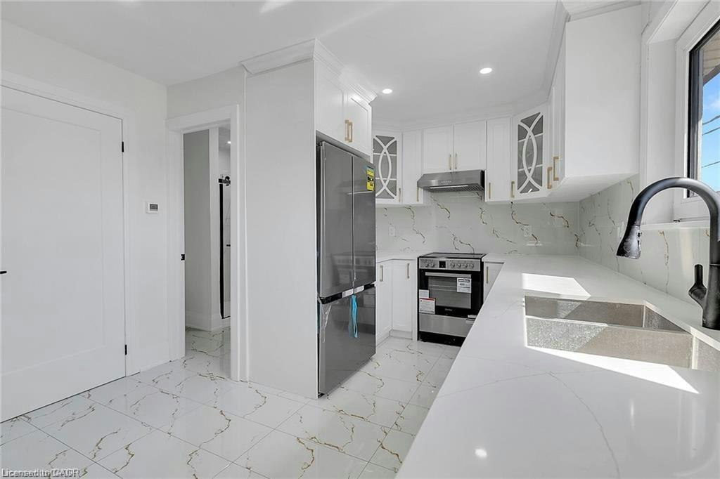 2-581 Lancaster Street W, Kitchener, ON, N2K 1M5