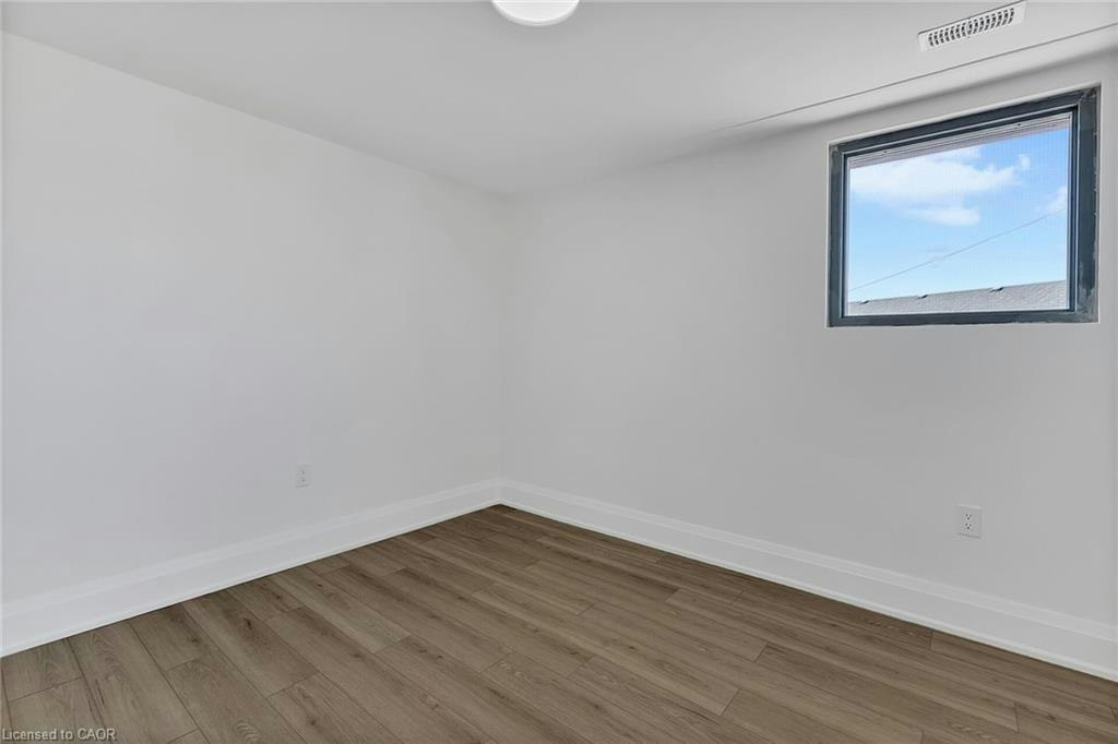 1-581 Lancaster Street W, Kitchener, ON, N2K 1M5 - 8