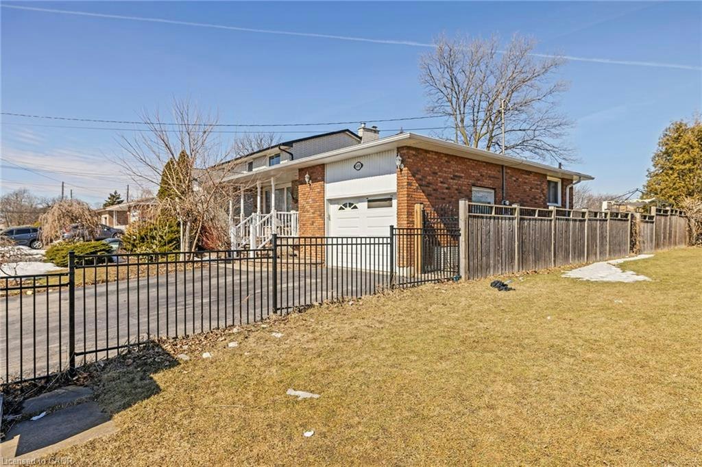 490 Queen Victoria Drive, Hamilton, ON, L8W 1G9