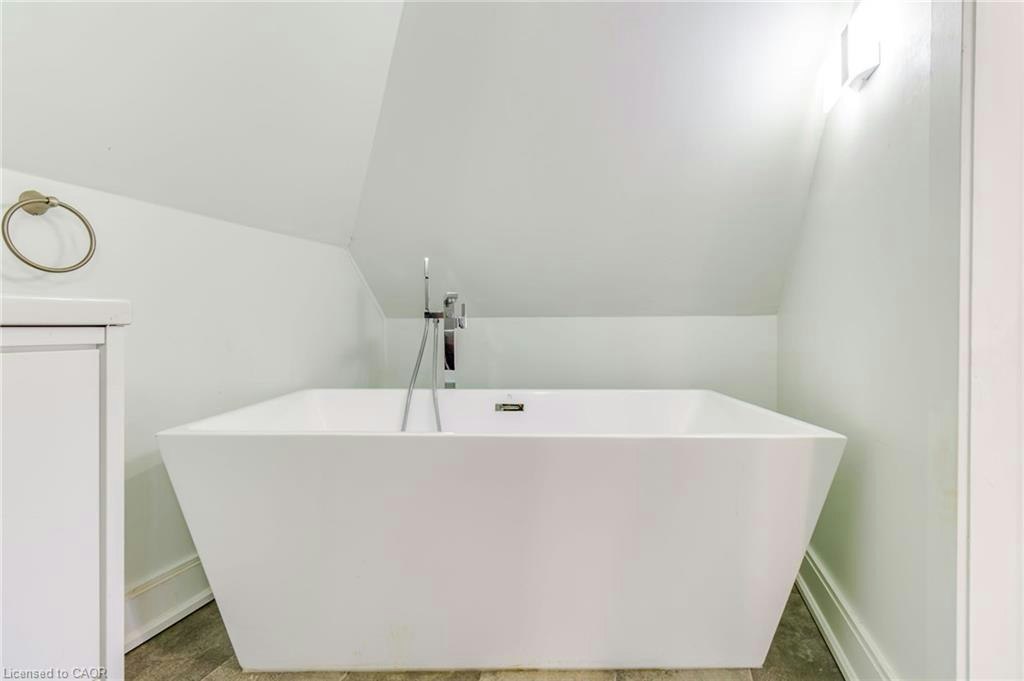 2-734 Cannon Street E, Hamilton, ON, L8L 2G9 - 17