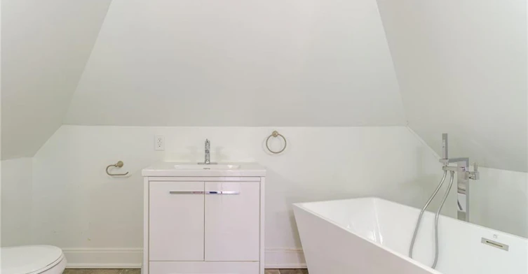 2-734 Cannon Street E, Hamilton, ON, L8L 2G9 - 18