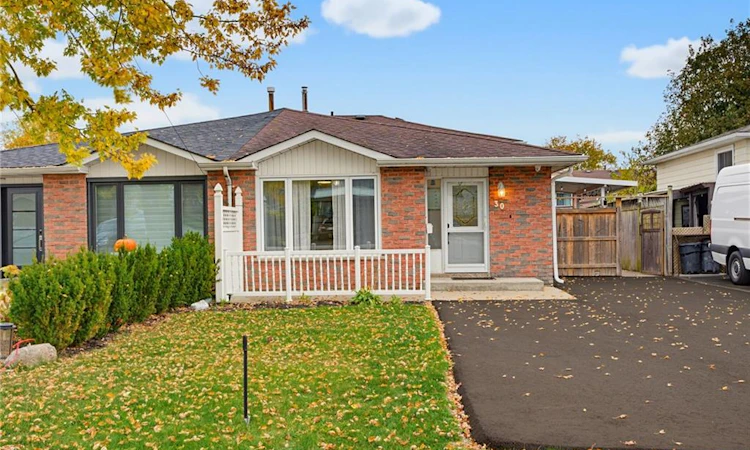 30 Maple Crescent