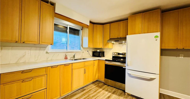 MAIN-77 Moxley Drive, Hamilton, ON, L8T 3Y8 - 4