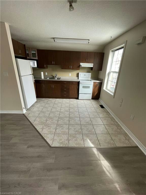 B-6 Moyer Street, Kitchener, ON, N2H 2S5 - 5