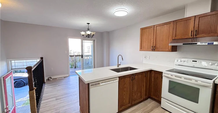 J54-619 Wild Ginger Avenue, Waterloo, ON, N2V 2X1 - 6