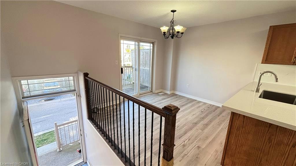 J54-619 Wild Ginger Avenue, Waterloo, ON, N2V 2X1 - 3