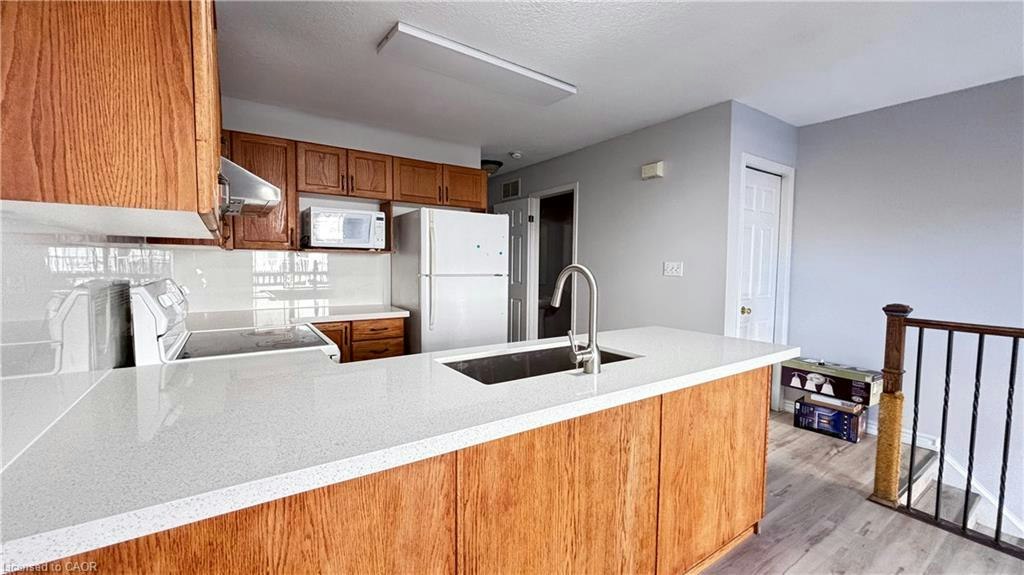 J54-619 Wild Ginger Avenue, Waterloo, ON, N2V 2X1 - 4