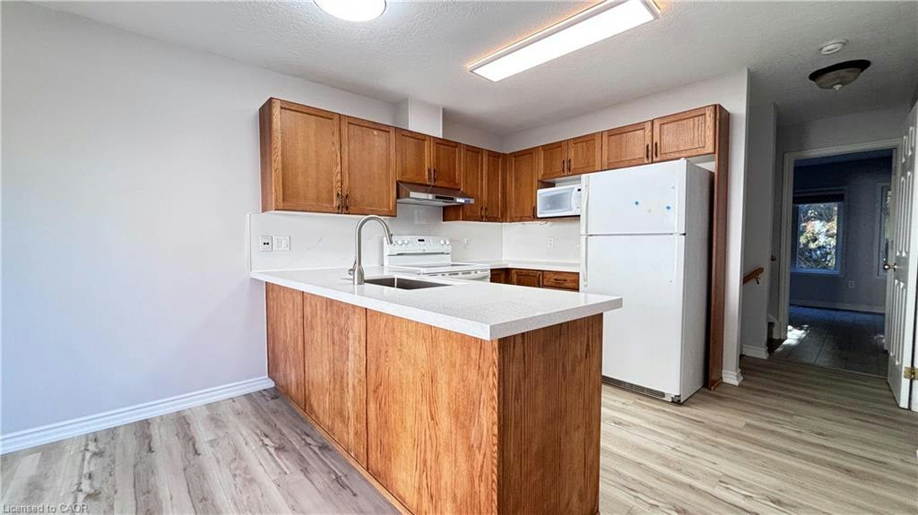 J54-619 Wild Ginger Avenue, Waterloo, ON, N2V 2X1 - 5
