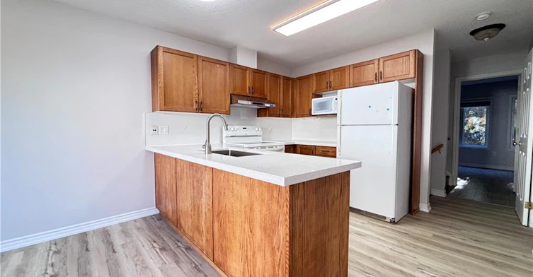 J54-619 Wild Ginger Avenue, Waterloo, ON, N2V 2X1 - 5