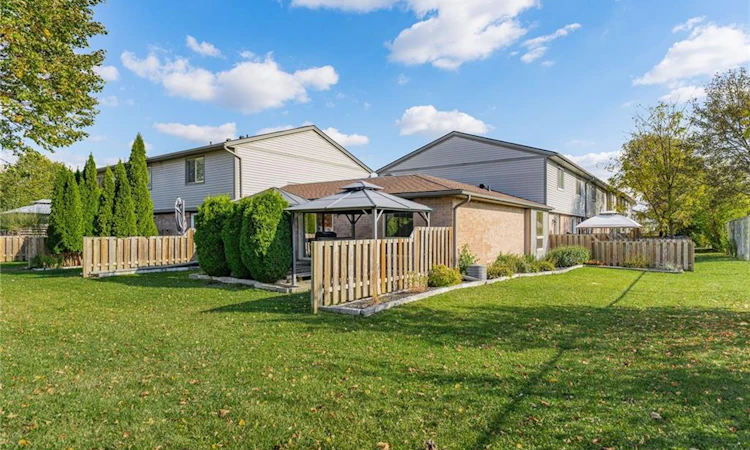 4-700 Erinbrook Drive