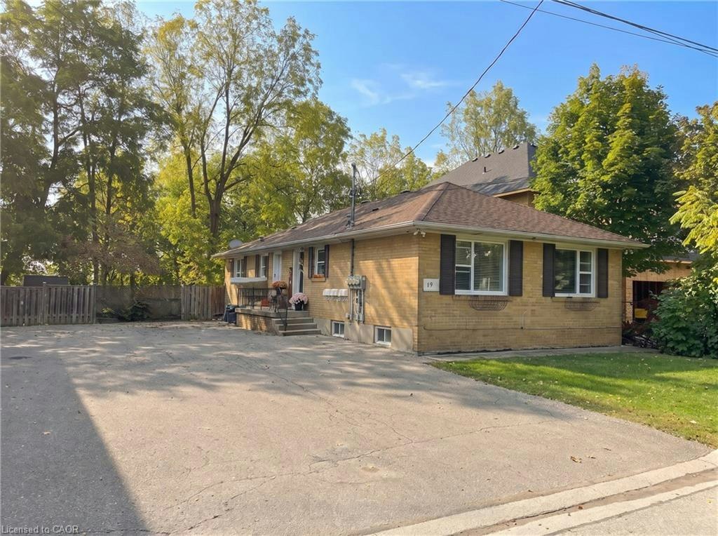 17 Academy Road, Halton Hills, ON, L7G 3N7