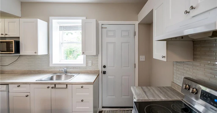 10 Douglas Avenue, Hamilton, ON, L8L 5P6 - 9