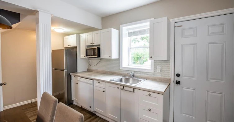 10 Douglas Avenue, Hamilton, ON, L8L 5P6 - 8