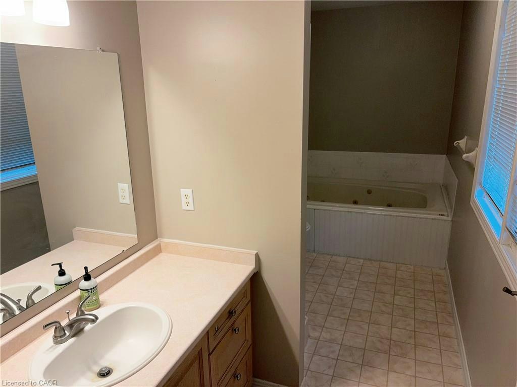 535 Cairncroft Place, Waterloo, ON, N2T 2J5 - 18