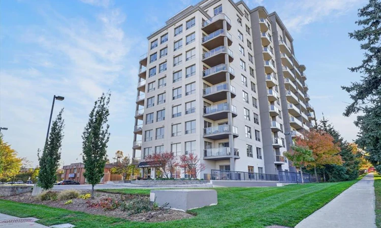 307-539 Belmont Avenue W