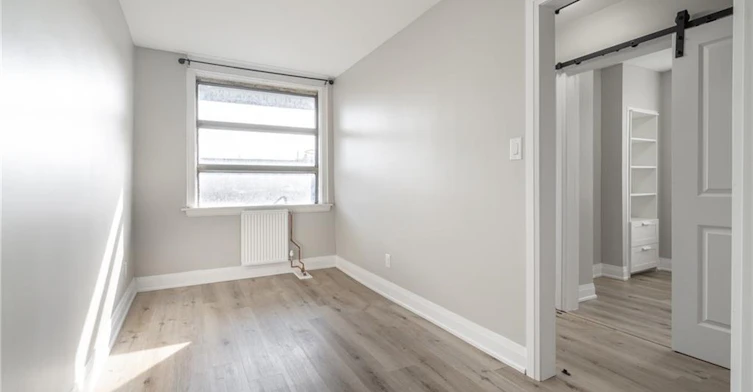 2-1212 Cannon Street E, Hamilton, ON, L8H 1T9 - 4