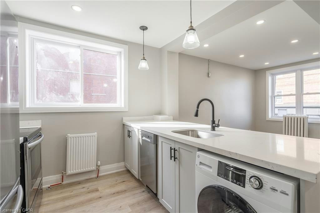 2-1212 Cannon Street E, Hamilton, ON, L8H 1T9