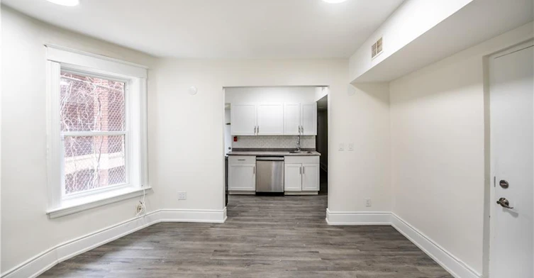 2-709 Main E Street, Hamilton, ON, L8M 1K8 - 2