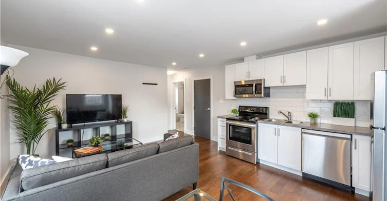 7-35 Niagara Street, St. Catharines, ON, L2R 4K8 - 2