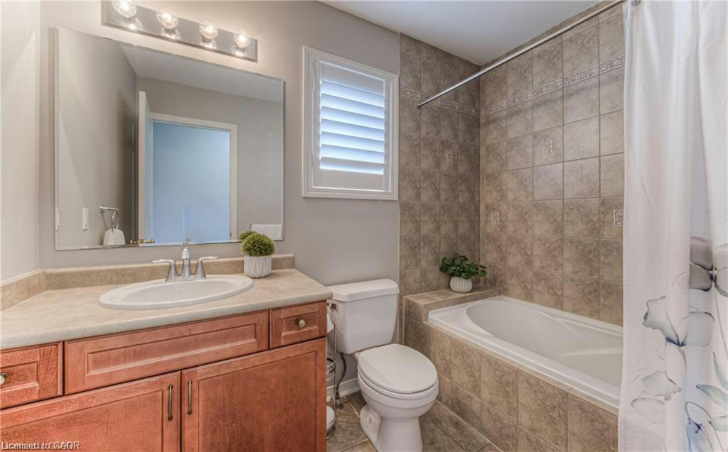 Upper Level-308 Colton Circle, Kitchener, ON, N2A 4K1 - 14