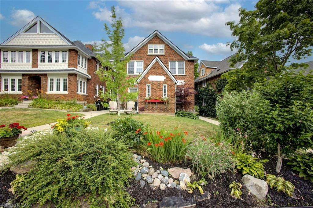 MAIN-96 John Street W, Waterloo, ON, N2L 1C1