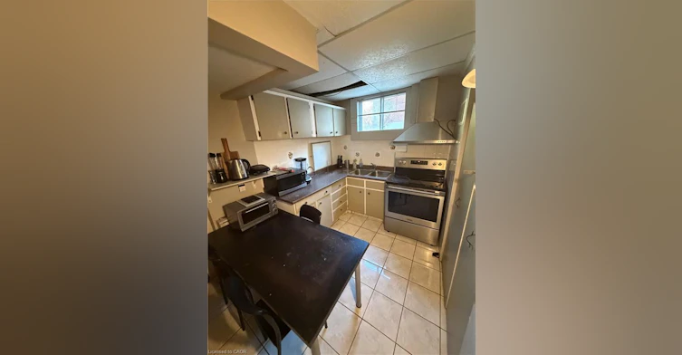 Lower-10 Cardill Crescent, Waterloo, ON, N2L 3Y6 - 9