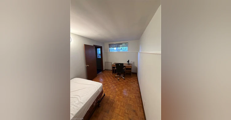 Lower-10 Cardill Crescent, Waterloo, ON, N2L 3Y6 - 5