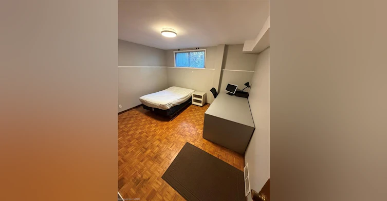 Lower-10 Cardill Crescent, Waterloo, ON, N2L 3Y6 - 12